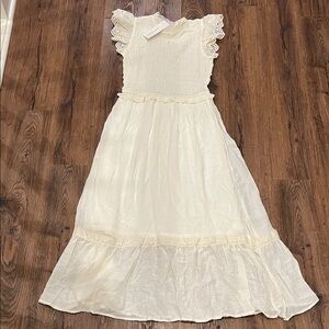 Women’s By the River Elegant Cream Dress Size Small (B5)